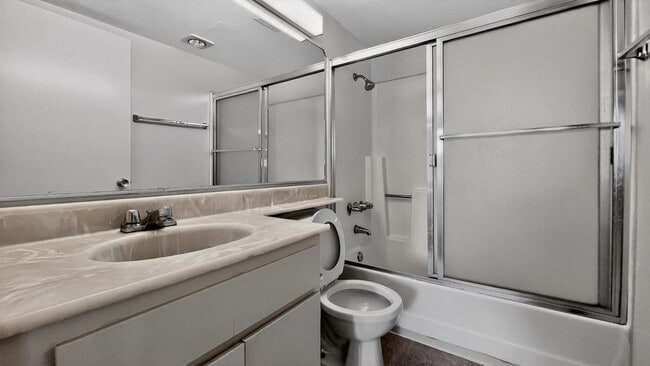 MH 1726 Midvale Ave in Los Angeles, CA - Building Photo - Building Photo