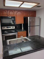 3187 Coral Lake Dr, Unit 3187 in Coral Springs, FL - Building Photo