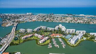 7974 Sailboat Key Blvd S in South Pasadena, FL - Building Photo