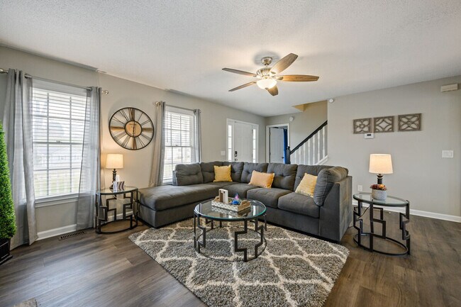24 Magnolia Ct in Rydal, GA - Foto de edificio - Building Photo