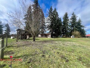 16625 Railway Rd SE in Yelm, WA - Building Photo - Building Photo