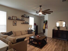 437 English Oak St in Georgetown, TX - Building Photo - Building Photo