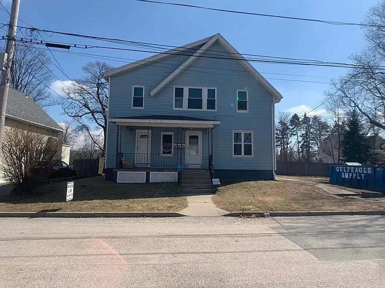 36 N Clarendon St in Cranston, RI - Building Photo