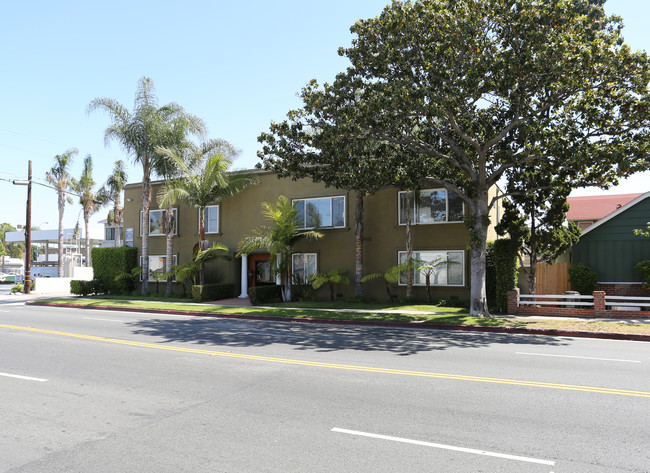 3814 Sawtelle Blvd in Culver City, CA - Building Photo - Building Photo