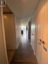 110 Charles St E in Toronto, ON - Building Photo - Building Photo