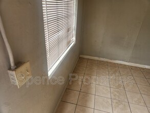 564 W James Lee Blvd in Crestview, FL - Building Photo - Building Photo