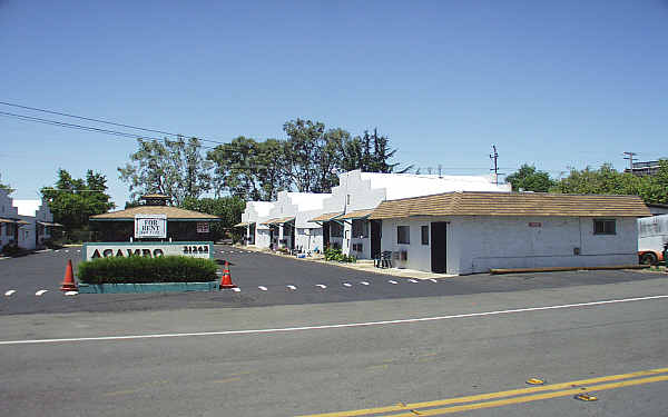 Acampo Apartments in Acampo, CA - Foto de edificio