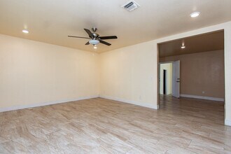 1706 Las Vegas St in Modesto, CA - Building Photo - Building Photo