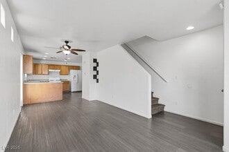 5225 Paradise Valley Ave in Las Vegas, NV - Building Photo - Building Photo