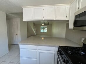 440 Tava Ln in Palm Desert, CA - Foto de edificio - Building Photo