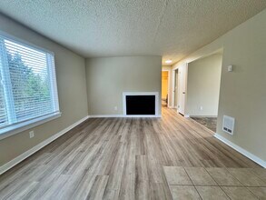 5026 S 58th St in Tacoma, WA - Foto de edificio - Building Photo