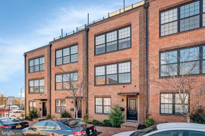 3613 Fleet St in Baltimore, MD - Foto de edificio