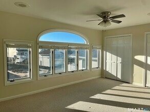 283 Cosey Beach Ave in East Haven, CT - Building Photo - Building Photo