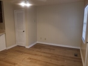 200 S Linwood Ave-Unit -Apt C in Goldsboro, NC - Foto de edificio - Building Photo