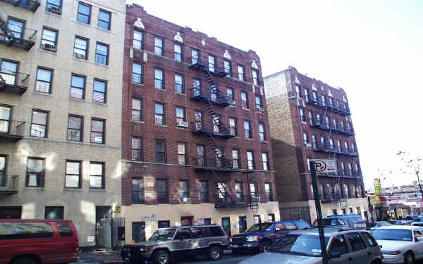 16 Elliot Pl in Bronx, NY - Building Photo