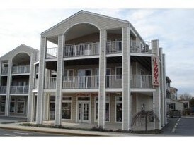 Izzy Plaza in Dewey Beach, DE - Building Photo