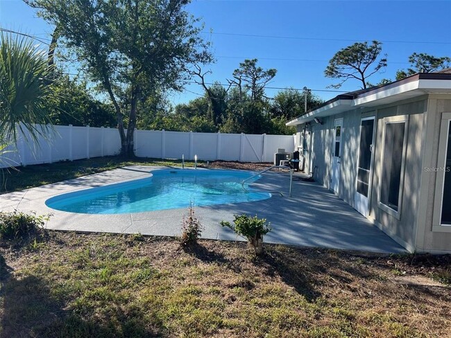 6498 Amory St in Englewood, FL - Building Photo - Building Photo