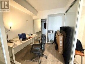 19 Western Battery Rd in Toronto, ON - Building Photo - Building Photo