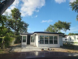 213 SW 2nd Ct in Pompano Beach, FL - Building Photo
