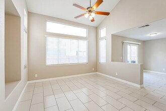 2709 Positive Ct in North Las Vegas, NV - Foto de edificio - Building Photo