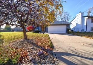 401 N Stewart Dr in Sioux Falls, SD - Building Photo - Building Photo