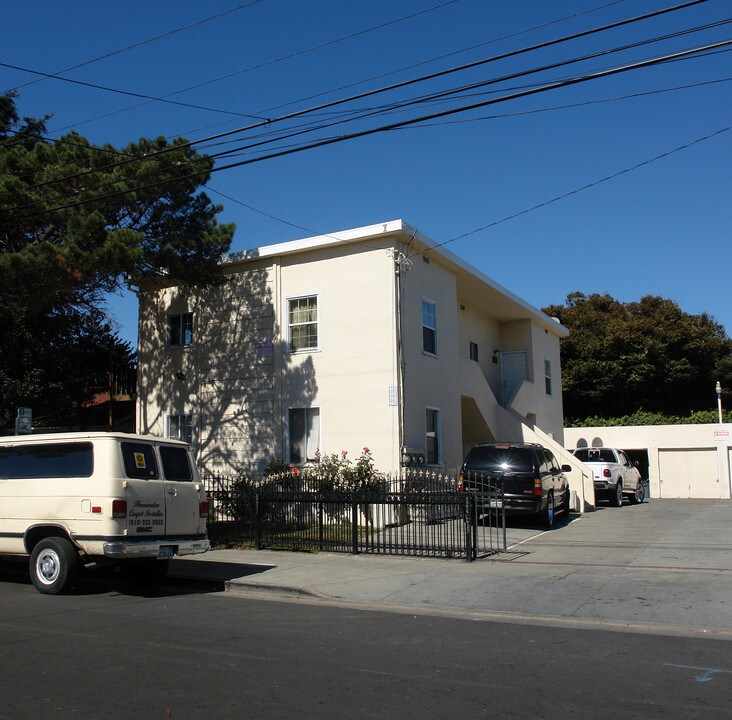 2329 Maricopa Ave in Richmond, CA - Building Photo