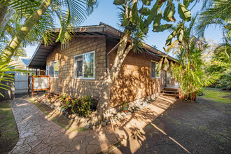 5221 Kohi St, Unit b in Lahaina, HI - Foto de edificio - Building Photo