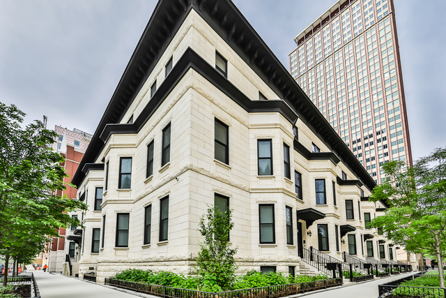 property at 832 N Clark St