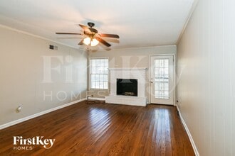 5840 Knight Arnold Rd in Memphis, TN - Foto de edificio - Building Photo