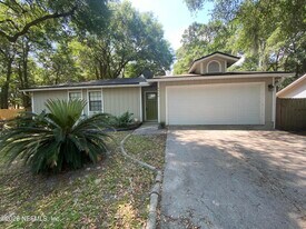 8050 Voltaire Ct E in Jacksonville, FL - Building Photo
