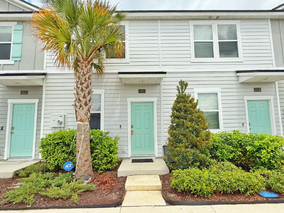 98 Vidalia Rdg Rd in St. Augustine, FL - Building Photo