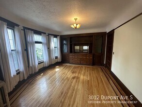 3012 Dupont Ave S in Minneapolis, MN - Building Photo - Building Photo