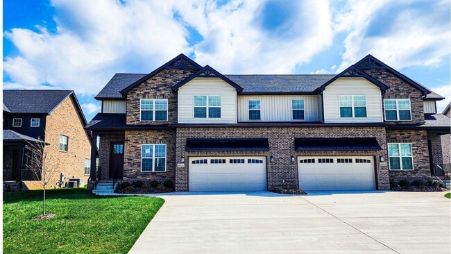 Elegant All-Brick Townhome in a Gated Comm in Clarksville, TN - Building Photo - Building Photo
