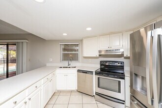 3610 Fairway Forest Dr in Palm Harbor, FL - Building Photo - Building Photo