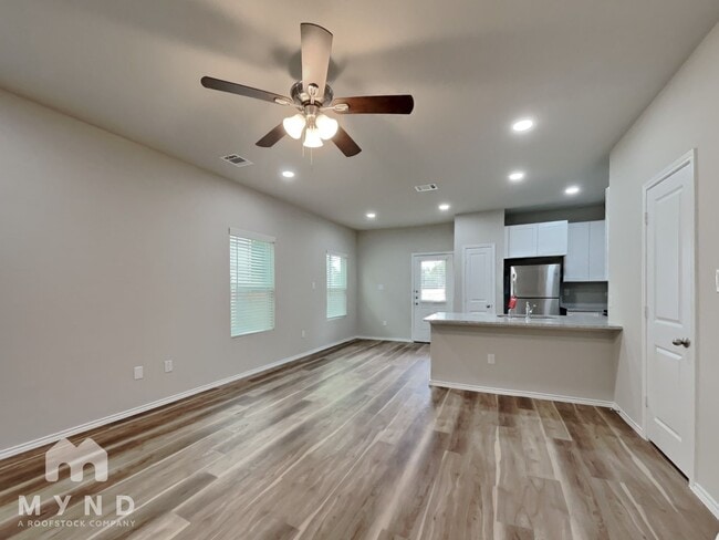 1234 Shadwell Dr in San Antonio, TX - Building Photo - Building Photo