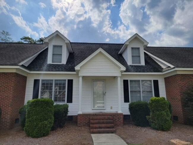property at 628 Amberdale W Cir