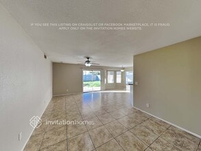 7041 W Krall St in Glendale, AZ - Foto de edificio - Building Photo