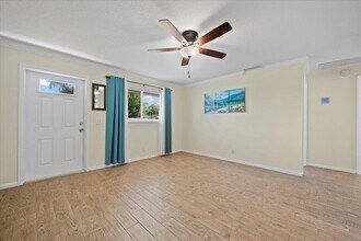 260 Jennings Ave in Greenacres, FL - Building Photo - Building Photo