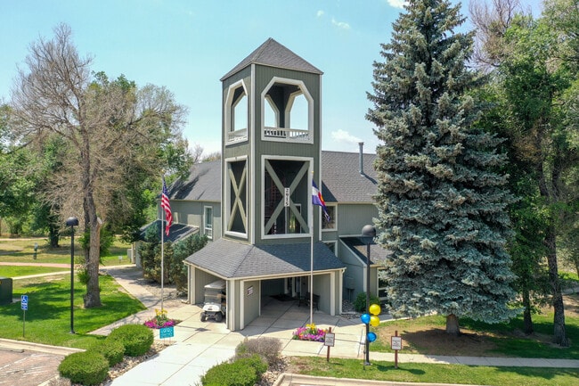 EPERNAY APARTMENTS in Colorado Springs, CO - Foto de edificio - Building Photo