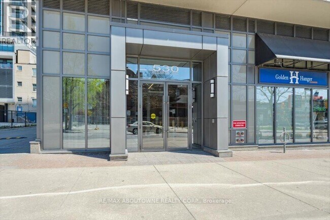 530-1530 St Clair Ave W in Toronto, ON - Building Photo - Building Photo