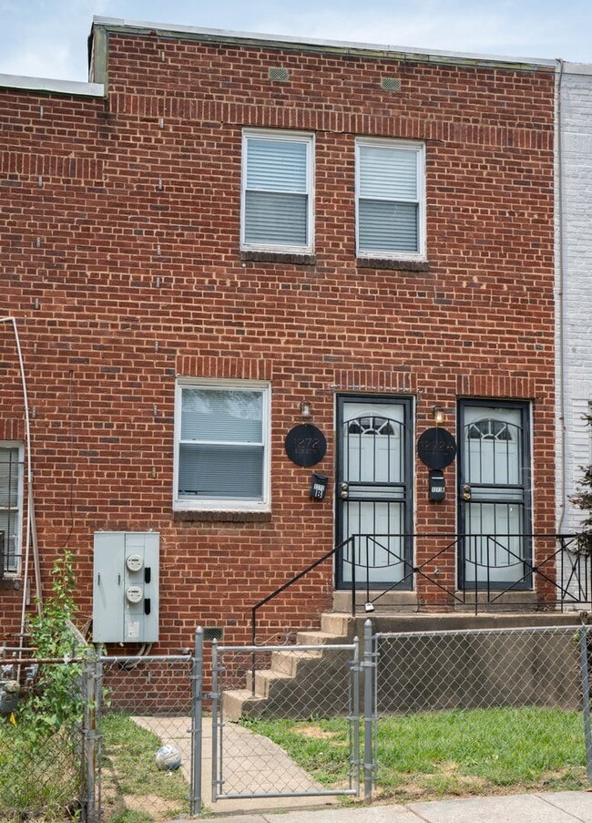 1272 16th St NE in Washington, DC - Foto de edificio - Building Photo