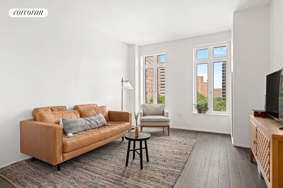 543 W 122nd St in New York, NY - Building Photo