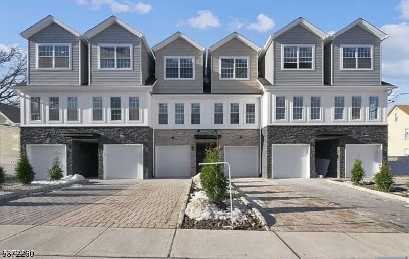 93 Prospect St in Garfield, NJ - Foto de edificio