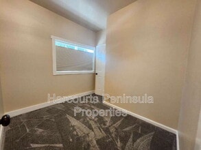 2305 6th St in Bremerton, WA - Building Photo - Building Photo