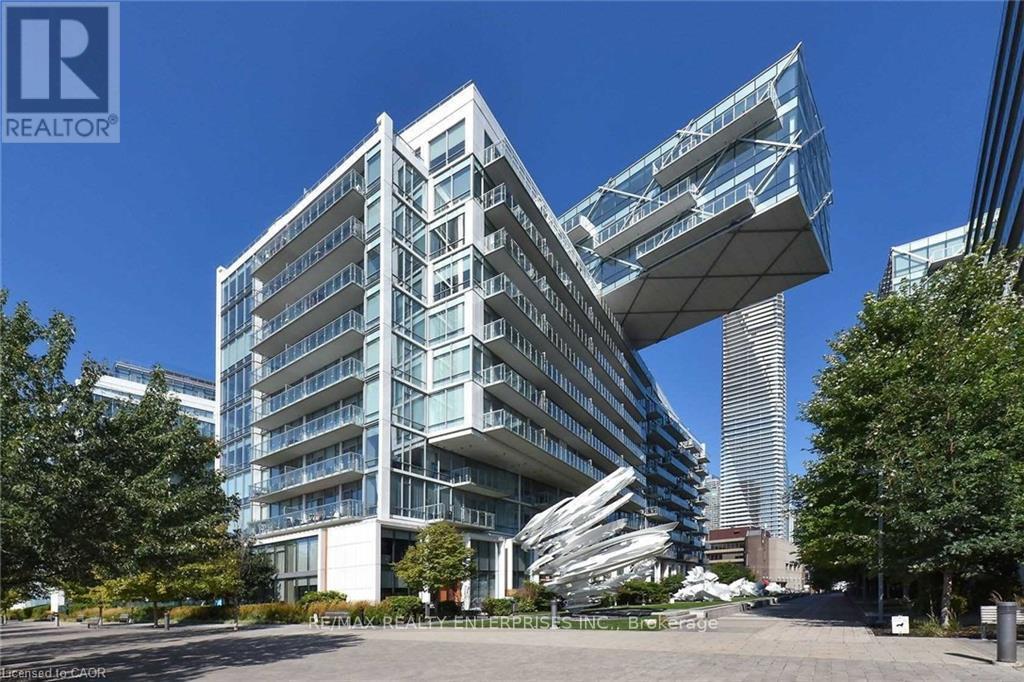 29 Queens Quay E in Toronto, ON - Building Photo