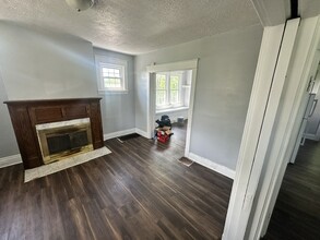 202 Mueller Ave in Crafton, PA - Building Photo - Building Photo