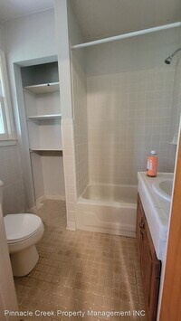 315-315 Broadleaf Ln photo'