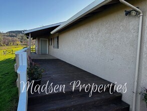 784 Flag Creek Rd in Oroville, CA - Building Photo - Building Photo