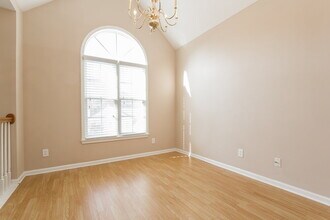 605 Oxford Crest Ct NW in Lawrenceville, GA - Building Photo - Building Photo