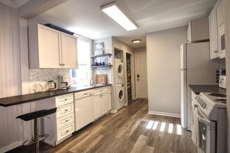 651 King St W in Kingston, ON - Building Photo - Building Photo